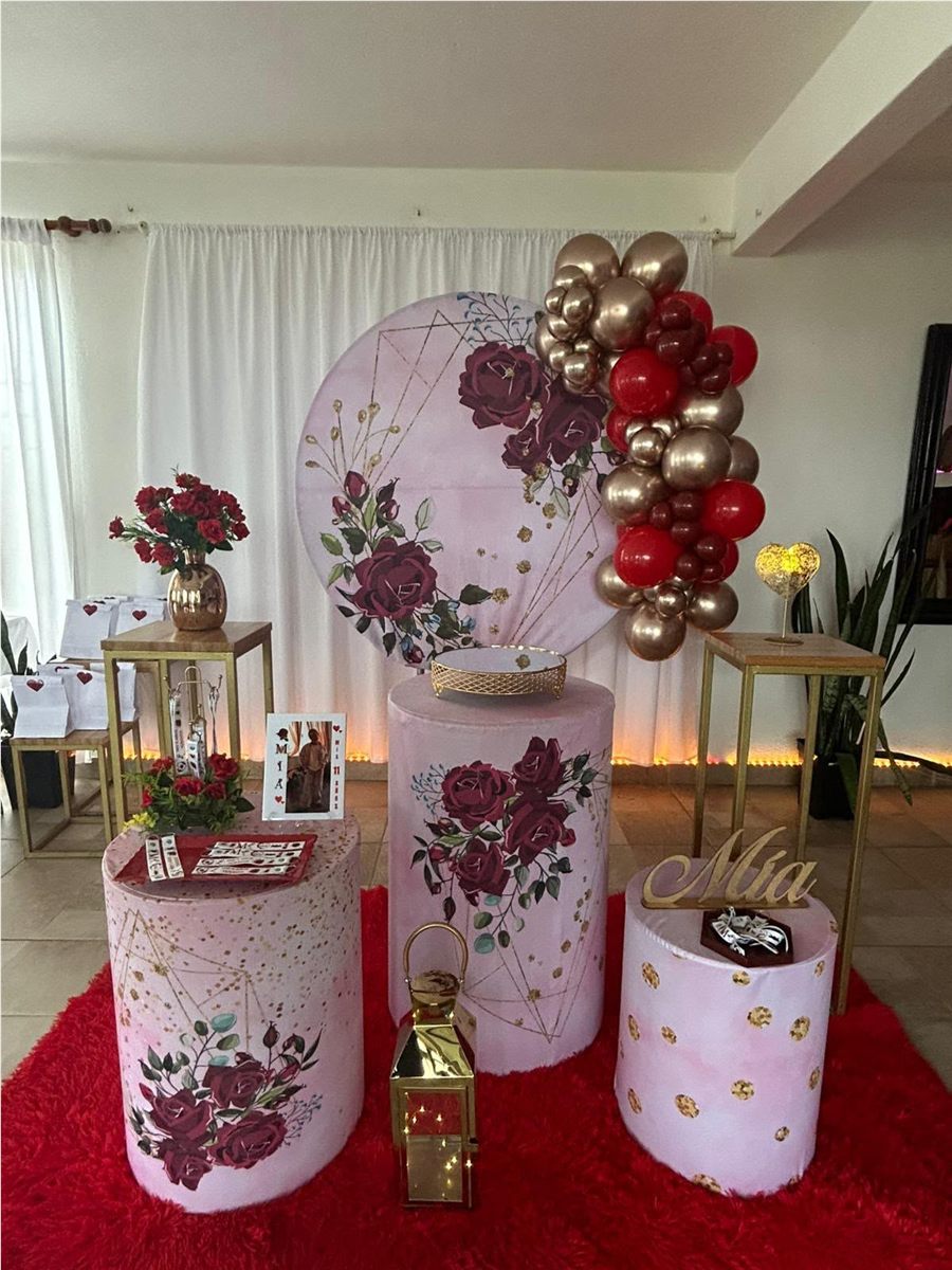 Rosas, decoraciones realizadas